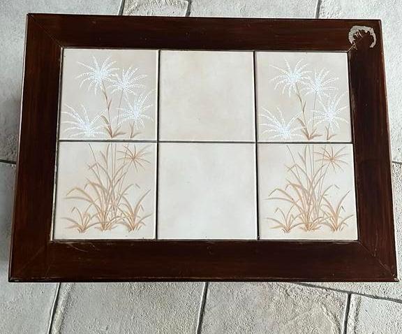 Oud bijzettafeltje ingelegd met tegeltjes, Ophalen, Zo goed als nieuw, Rechthoekig, Minder dan 55 cm
