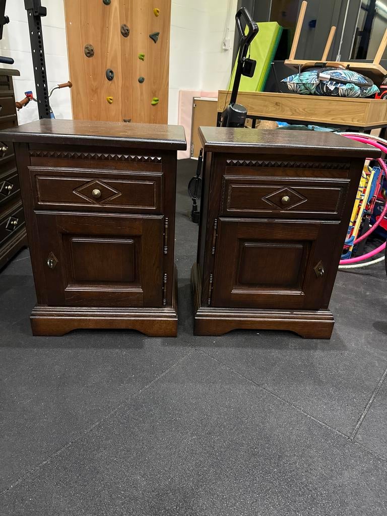 2x Antieke Nachtkastjes met Slot - Donker Hout, Antiek en Kunst, Ophalen