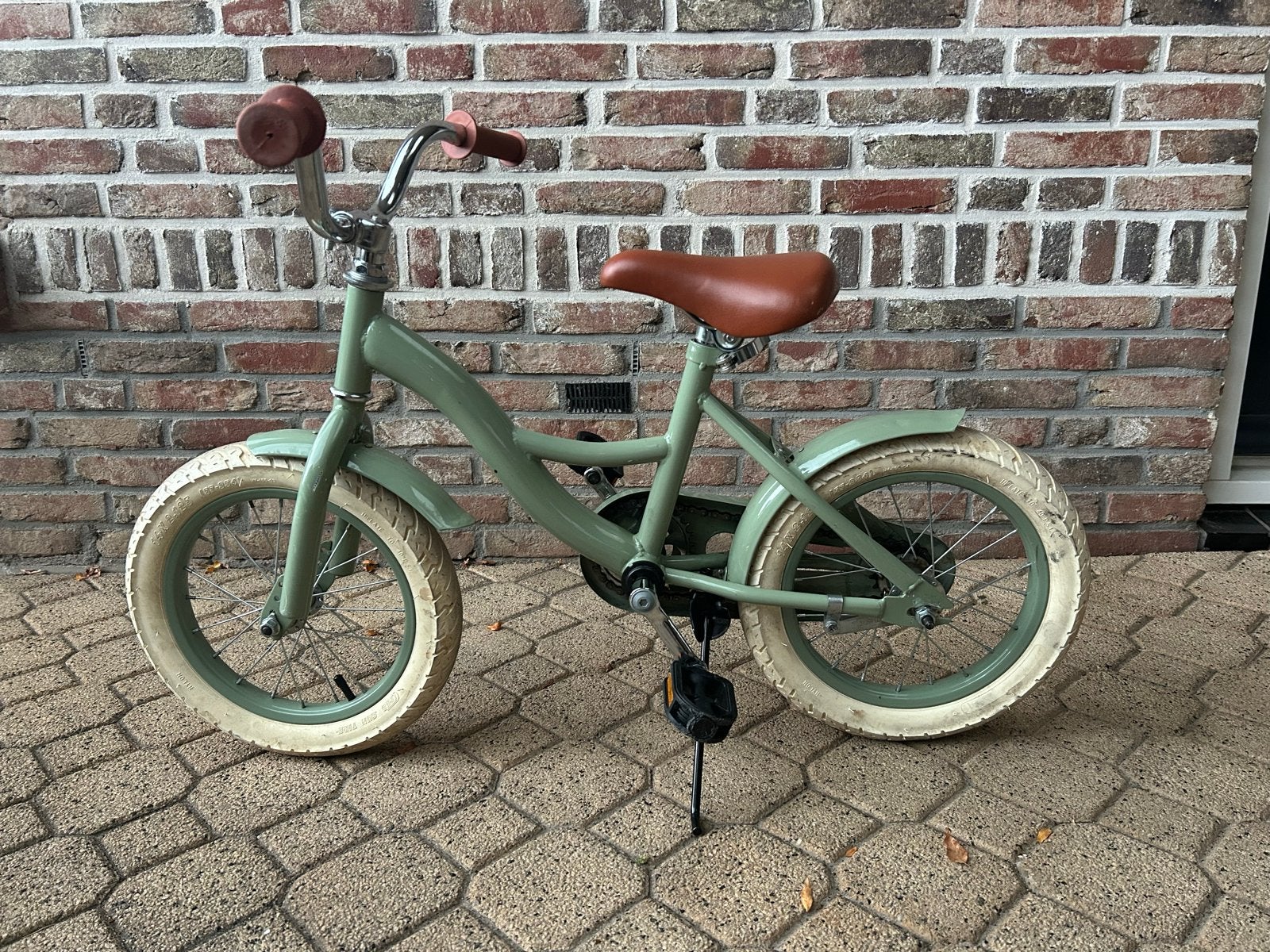 Coco Village kinderfiets - 14 inch, Fietsen en Brommers, Ophalen, Terugtraprem, Zijwieltjes, Gebruikt
