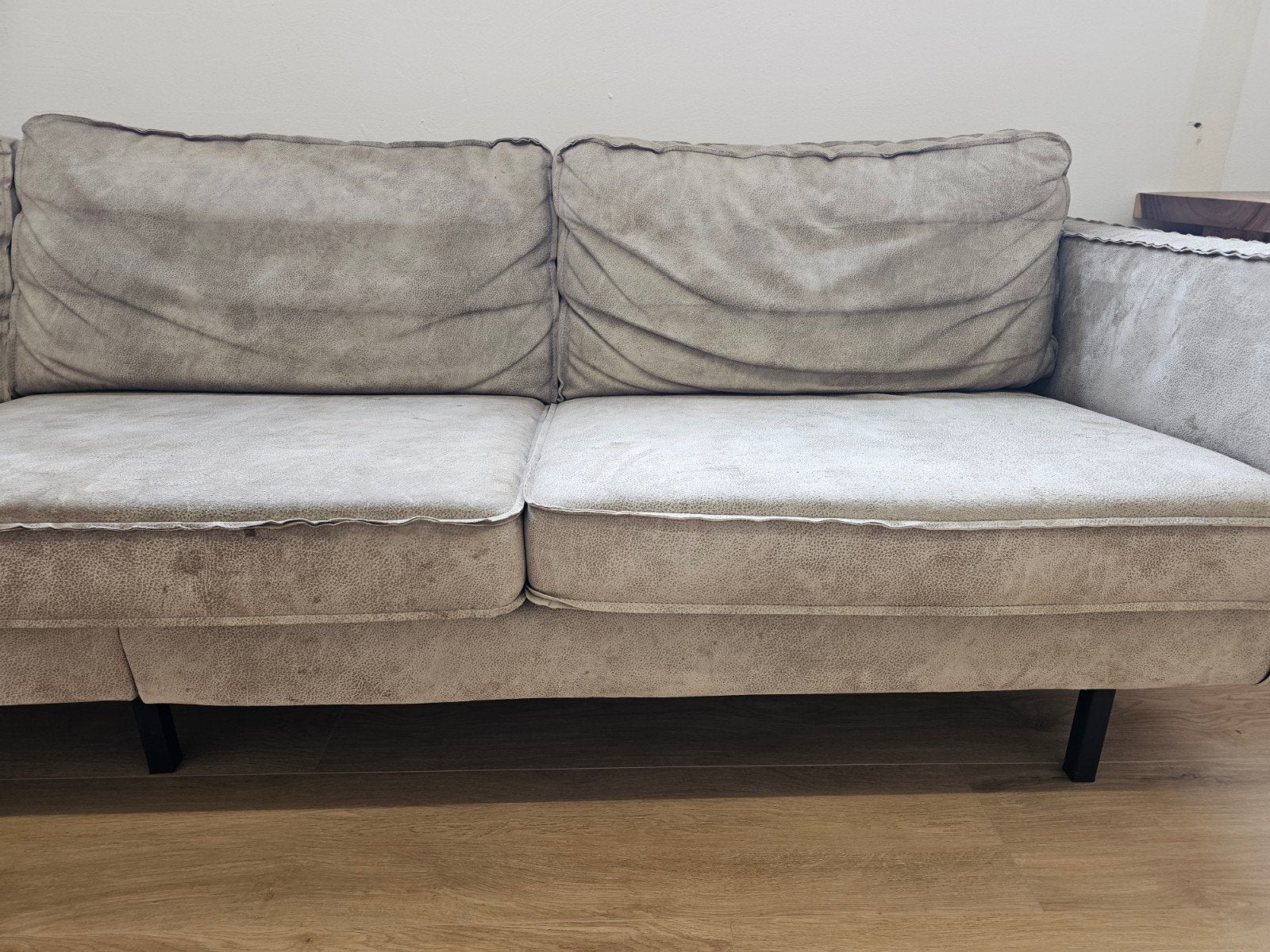 WoooD - 4 zits bank - Microvezel- Elephant Skin Look, Zo goed als nieuw, Info@homefriesland.nl, Kelvinstraat 6 8912BA, Home Friesland