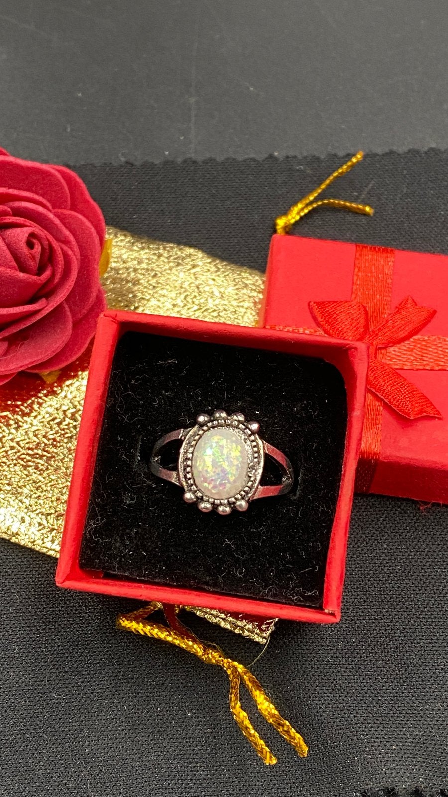 Nieuwe bohemian ring | opaal-look steen | Vintage stijl 20mm, IJzer of Staal, 19 tot 20, Nieuw, Ophalen of Verzenden
