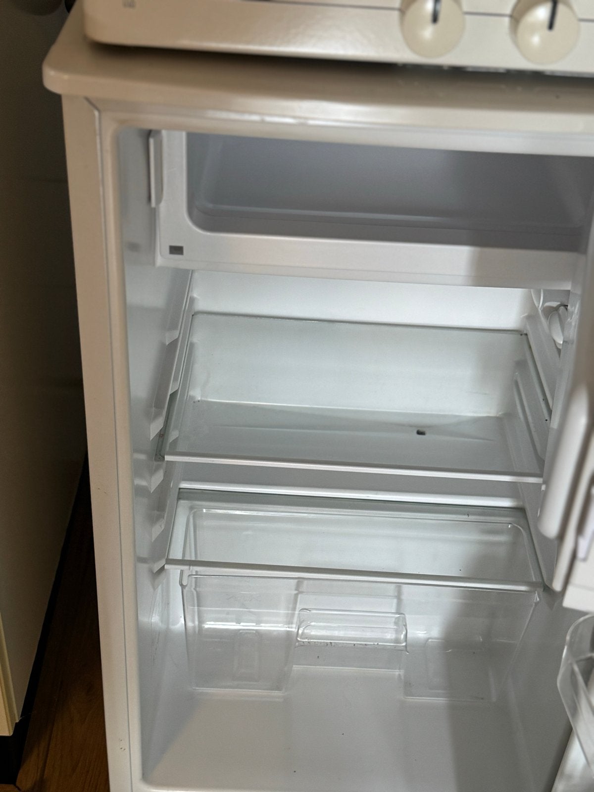 Witte IJskast met klein vriesvak - Compact en Handig, Gebruikt, 75 tot 100 liter, 45 tot 60 cm, Met vriesvak
