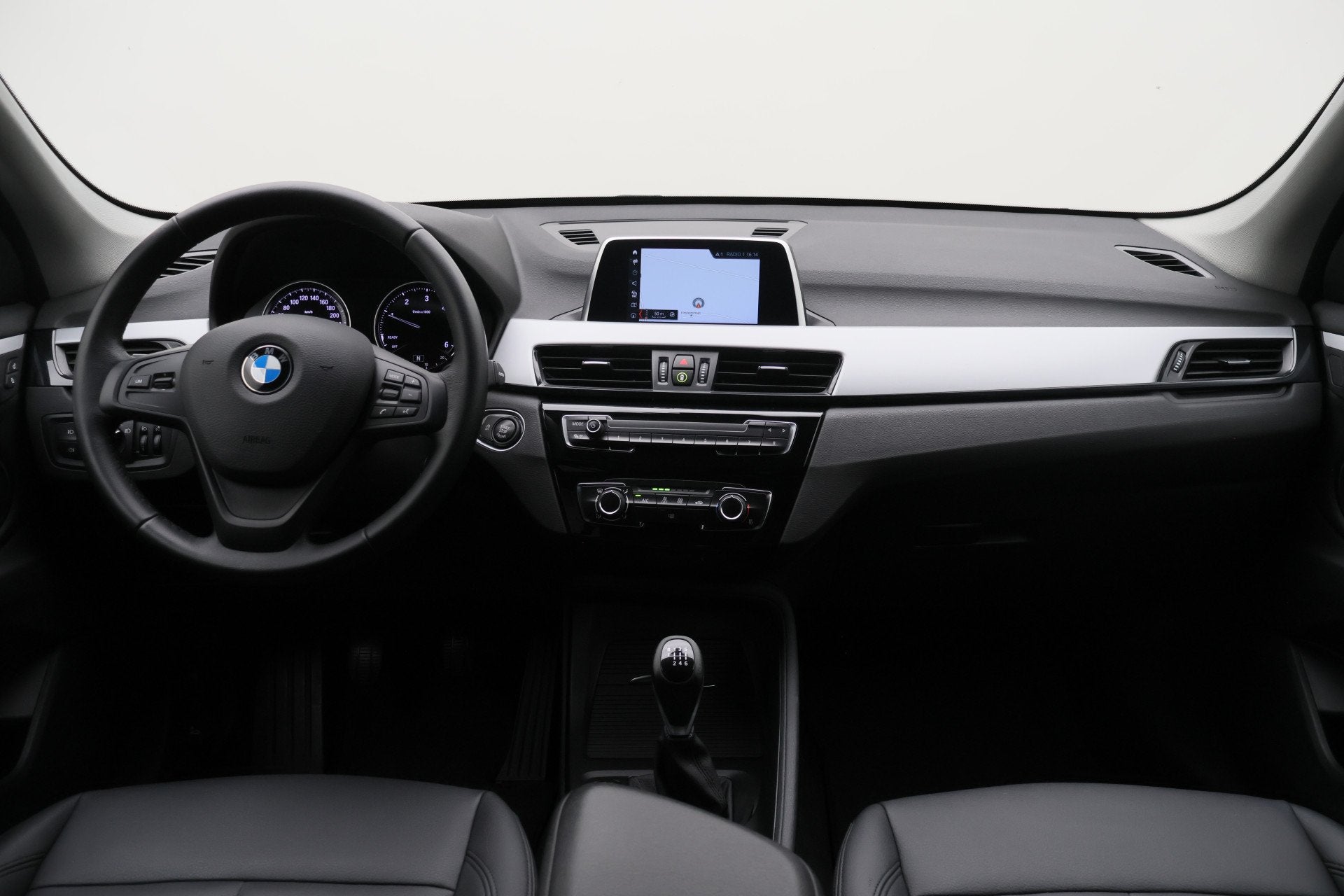 BMW X1 sDrive16d High Executive Leer, Navigatie, Bluetooth,, Auto's, Dealer onderhouden, Gebruikt, 116 pk, Zwart