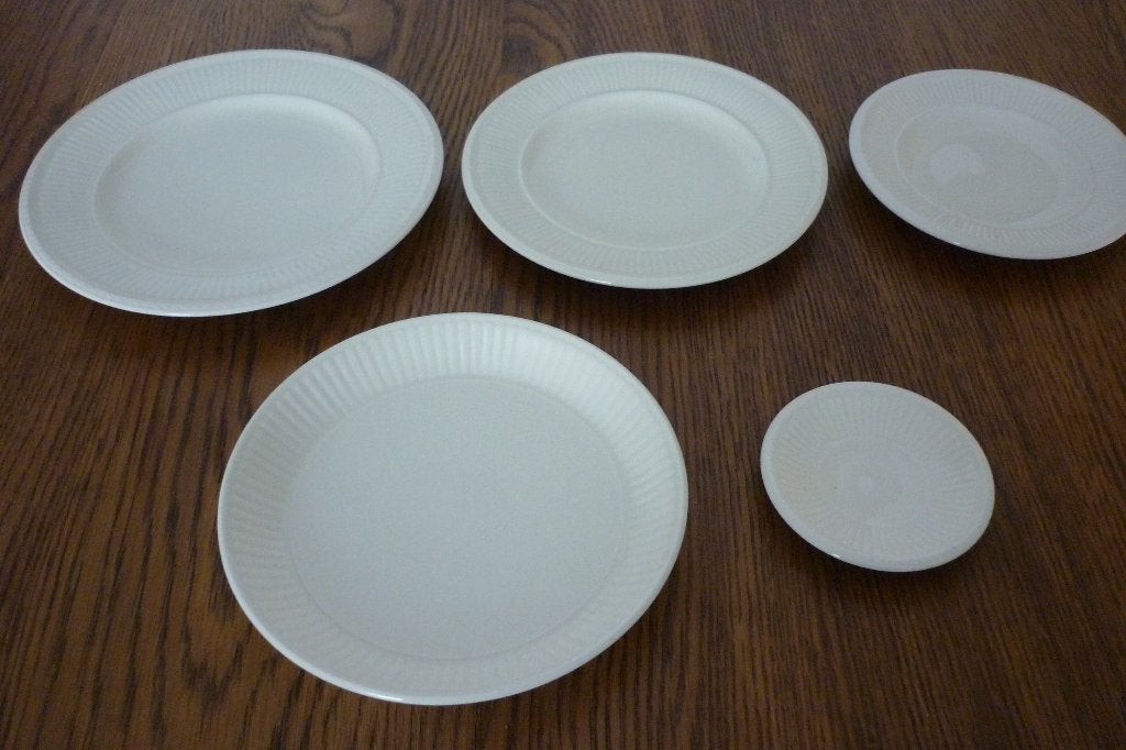 Wedgwood Edme diverse maten bordjes los te koop., Klassiek, Ophalen of Verzenden, Zo goed als nieuw, Bord(en)