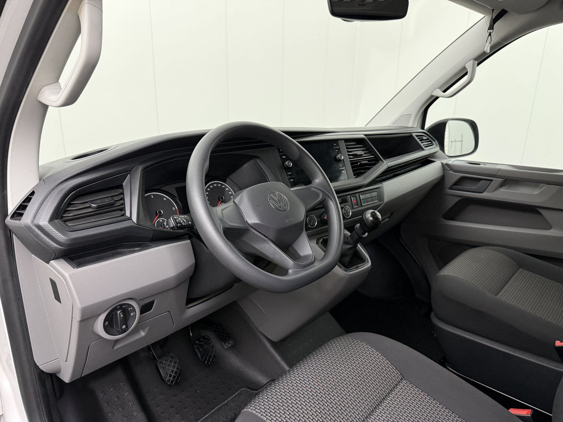Foto 3 van Volkswagen Transporter 2.0TDi 150PK Lang | Led | Navigatie |