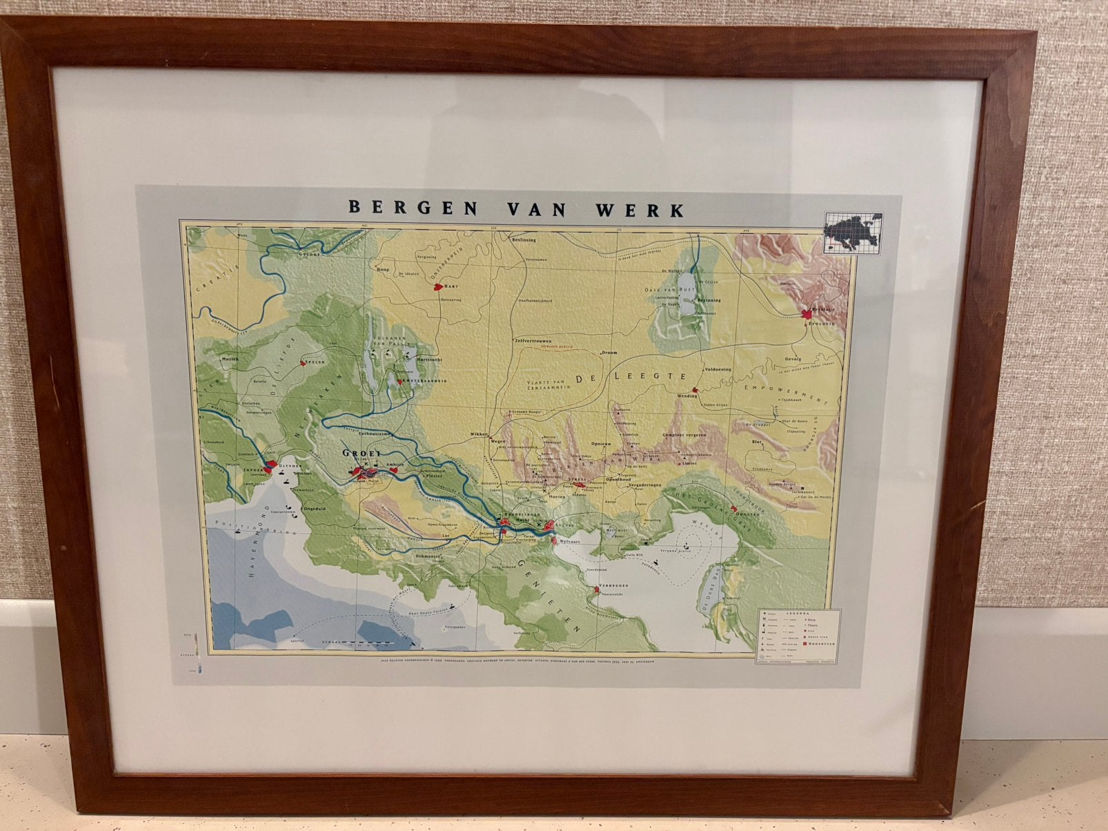 Landkaart ‘bergen van werk’ 65 bij 55cm, Antiek en Kunst, Kunst | Litho's en Zeefdrukken, Ophalen