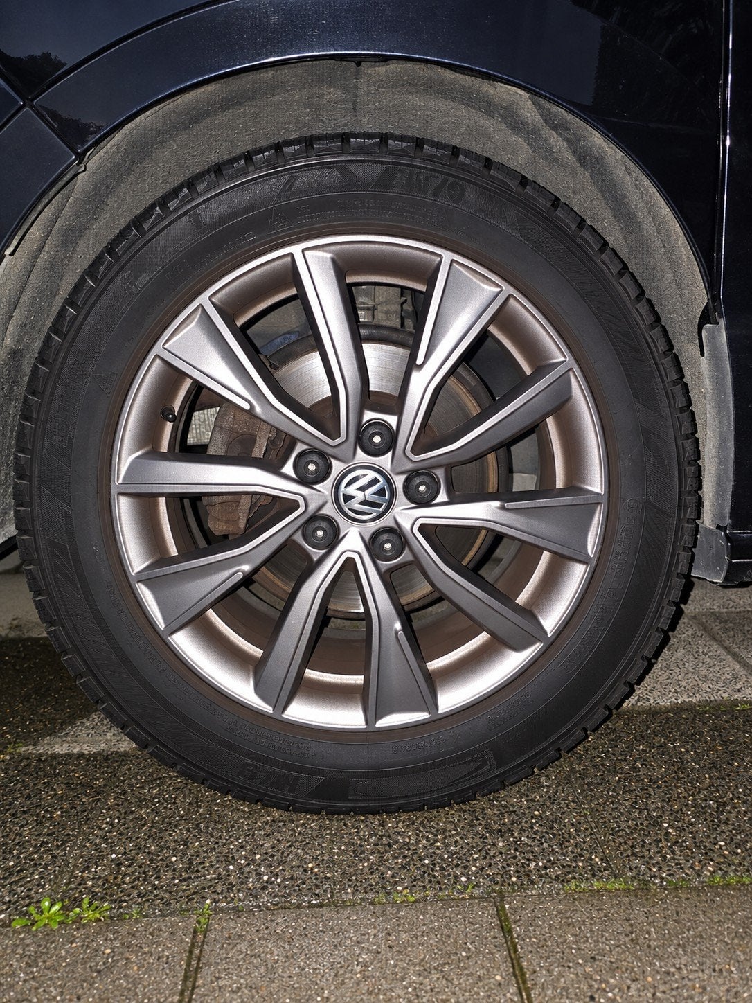Originele VW Multivan T7 18" velgen + all-season banden, Auto-onderdelen, Ophalen, 18 inch, Banden en Velgen, 235 mm