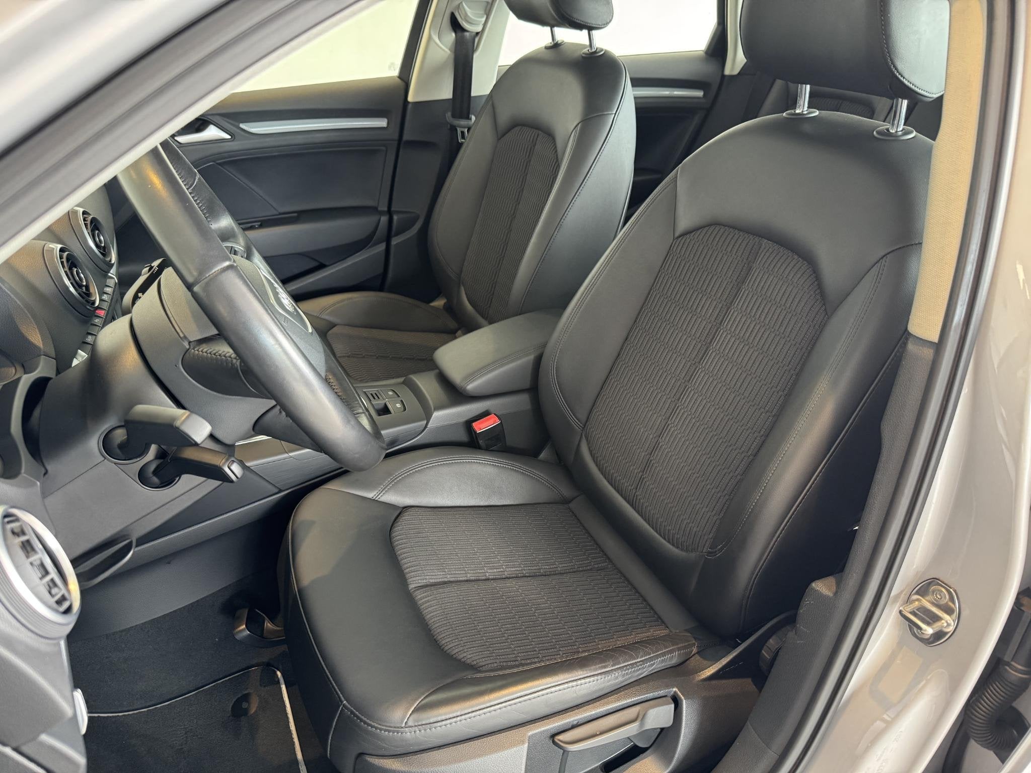 Audi A3 Limousine 1.4 TFSI Automaat Ambition Pro Line Panora, Auto's, Gebruikt, Leder en Stof, Sedan, 57 €/maand