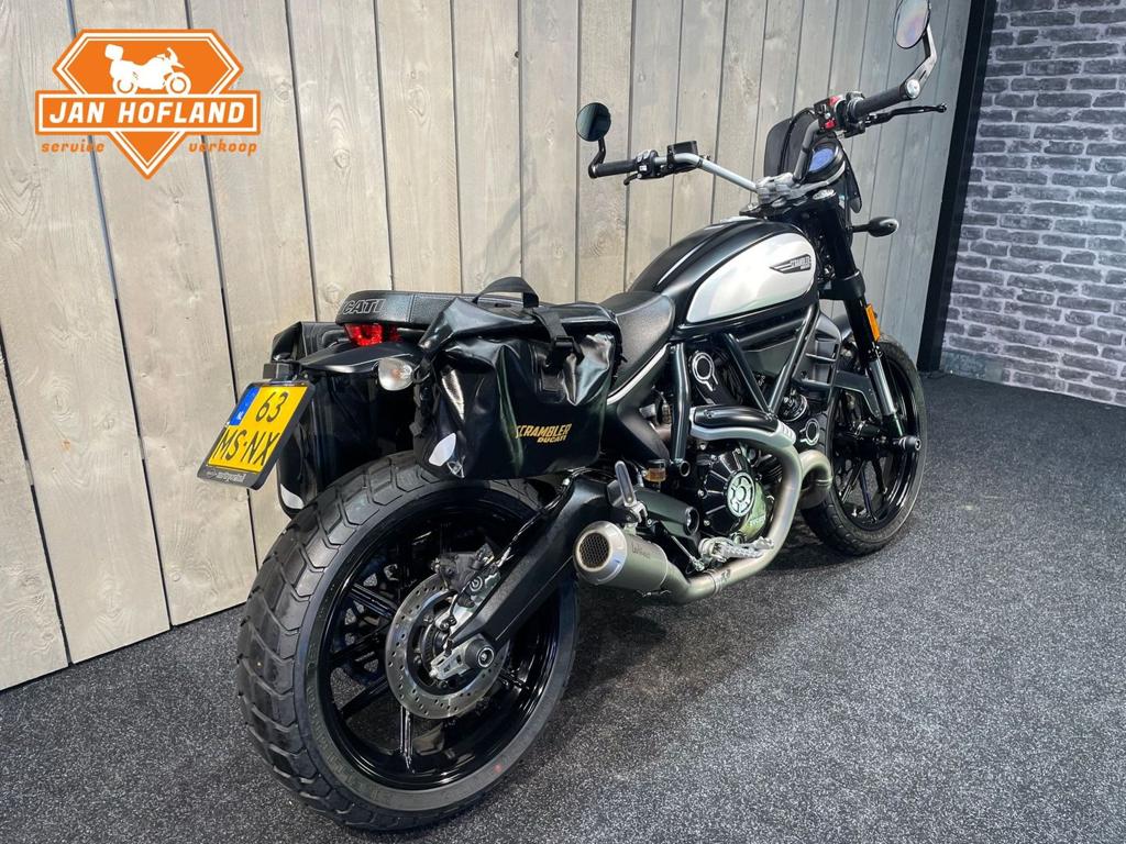 DUCATI SCRAMBLER ICON (bj 2021) 9,474 km, DUCATI, 2 cilinders, Motorrijbewijs A, Bedrijf