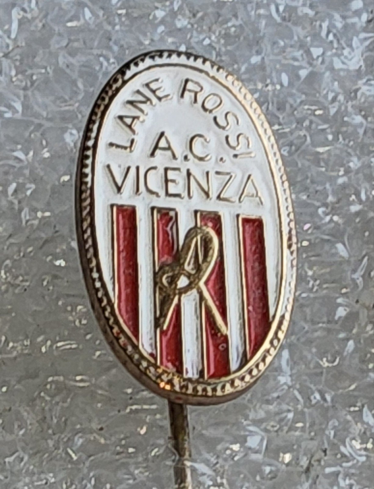 Vintage Speldje A.C. Vicenza Lane Rossi Voetbalclub, Ophalen of Verzenden, Gebruikt, Overige onderwerpen, Speldje of Pin