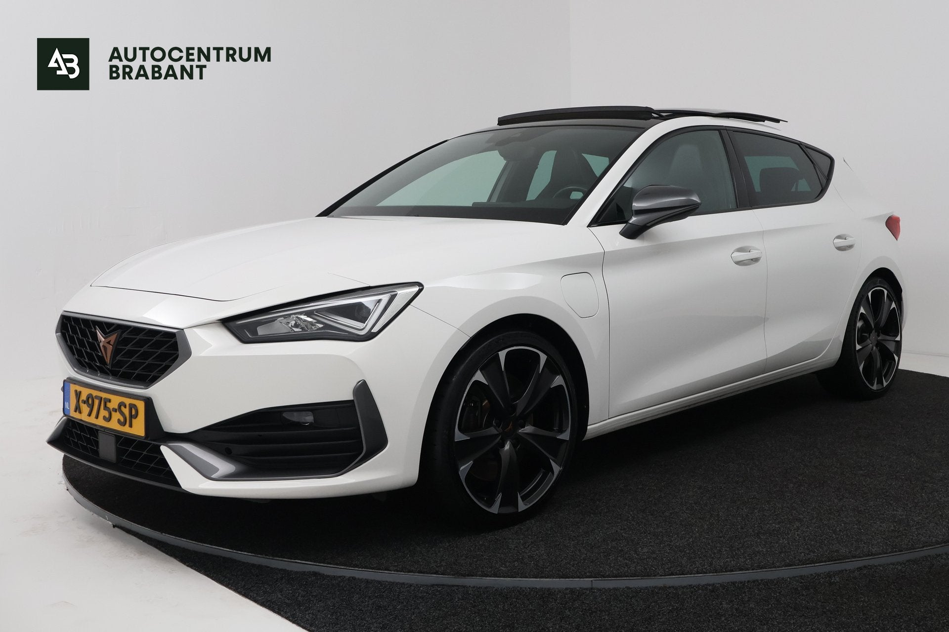 CUPRA Leon 1.4 e-Hybrid VZ Adrenaline (PANORAMADAK, STOEL/ST, Auto's, 77 km/l, Gebruikt, 4 cilinders, Leon