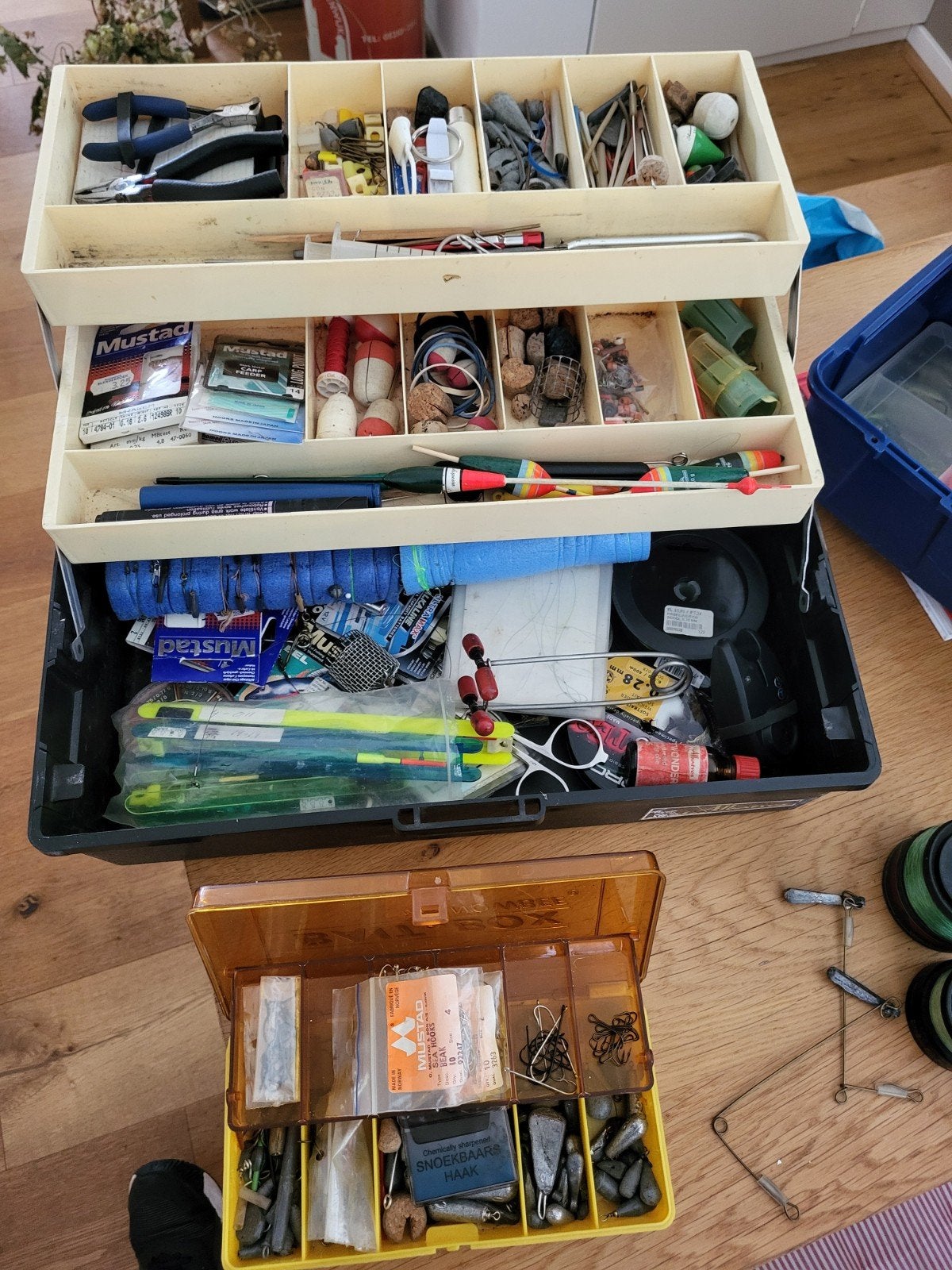 Vintage viskoffer gevuld met allerlei toebehoren, Ophalen of Verzenden, Gebruikt, Koffer of Tas
