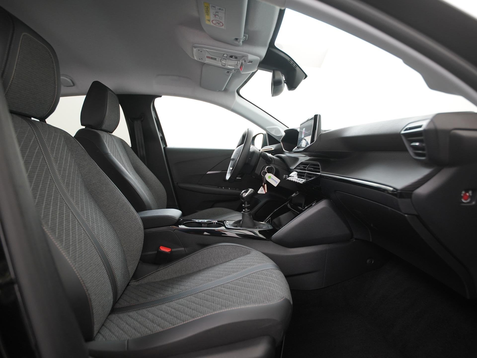 Peugeot 208 1.2 PureTech 100pk Allure | Apple Carplay | Park, Auto's, Voorwielaandrijving, 101 pk, Gebruikt, Euro 6