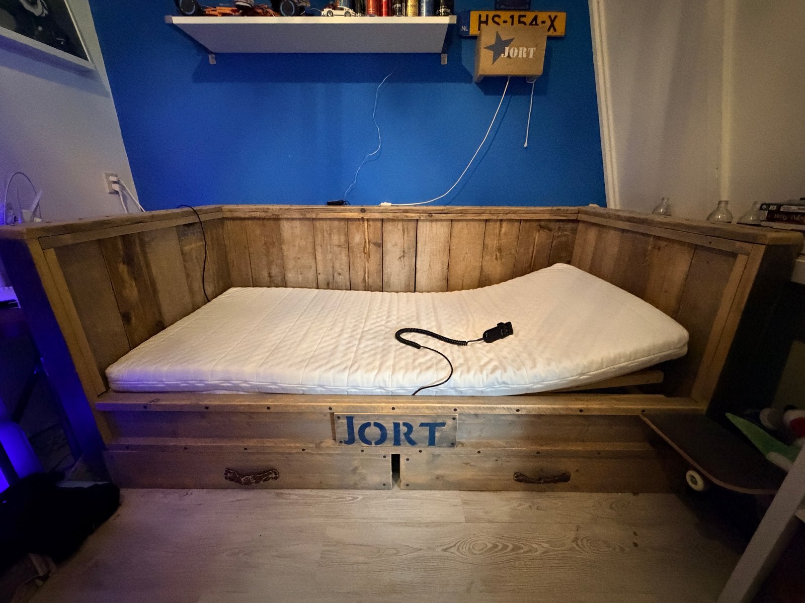 Steigerhouten bed met verstelbare lattenbodem en lades, Huis en Inrichting, Slaapkamer | Bedden, Ophalen, Eenpersoons, Bruin, Steigerhout