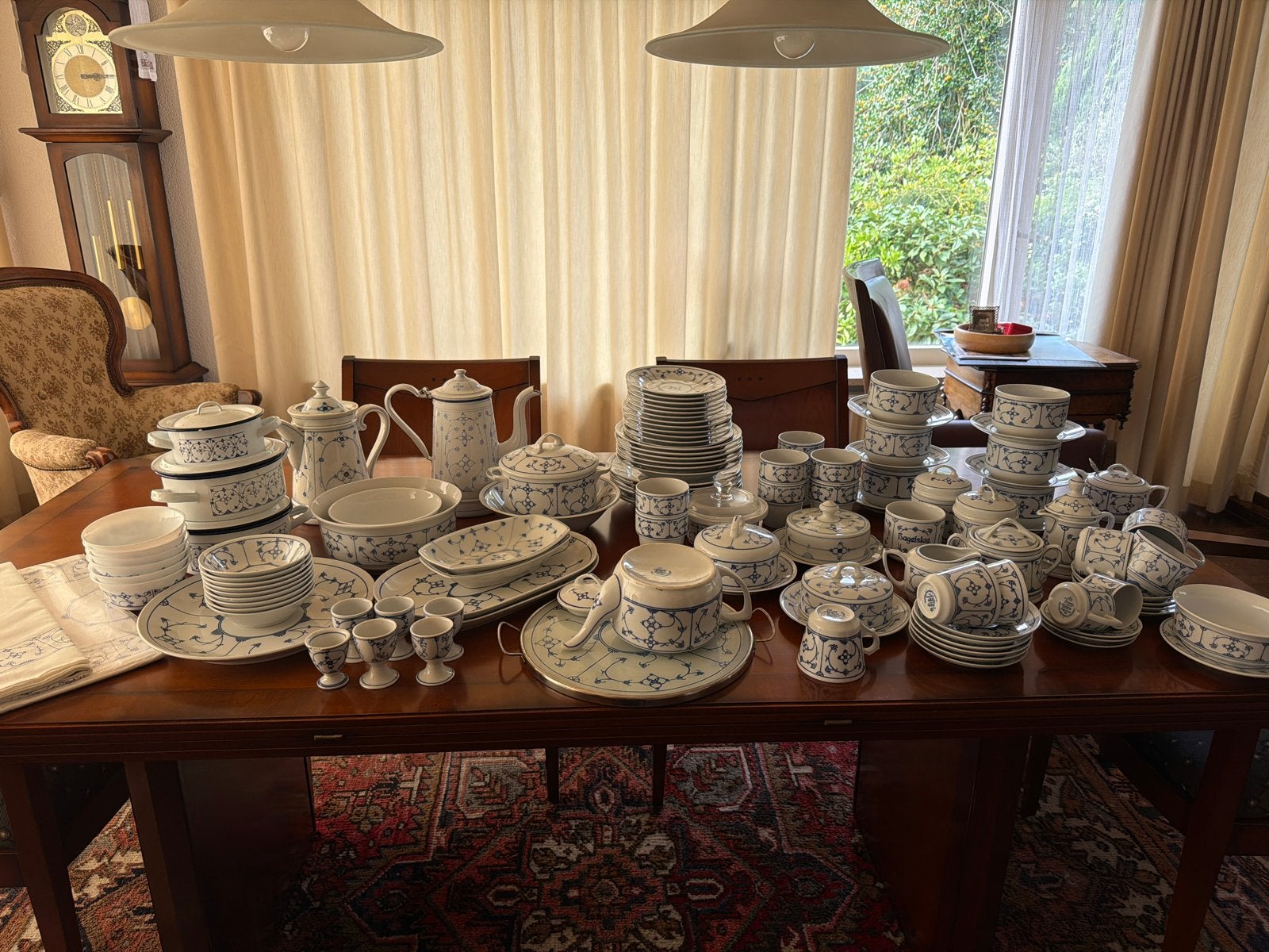 Compleet Jager Eiseling servies met theepotten en meer, Antiek en Kunst, Ophalen