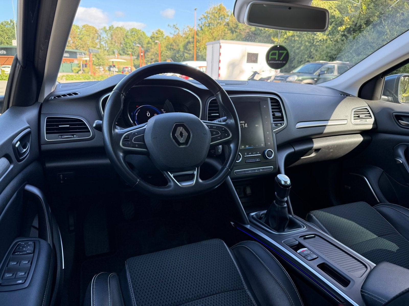 Renault Mégane 1.2 Energy TCe 101pk 2018 Grijs Massage |BOSE, Auto's, Voorwielaandrijving, Zwart, 4 cilinders, Origineel Nederlands