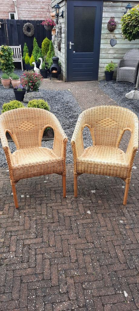 2 rieten stoelen per stuk 7,50 euro., Ophalen, Gebruikt, Rotan