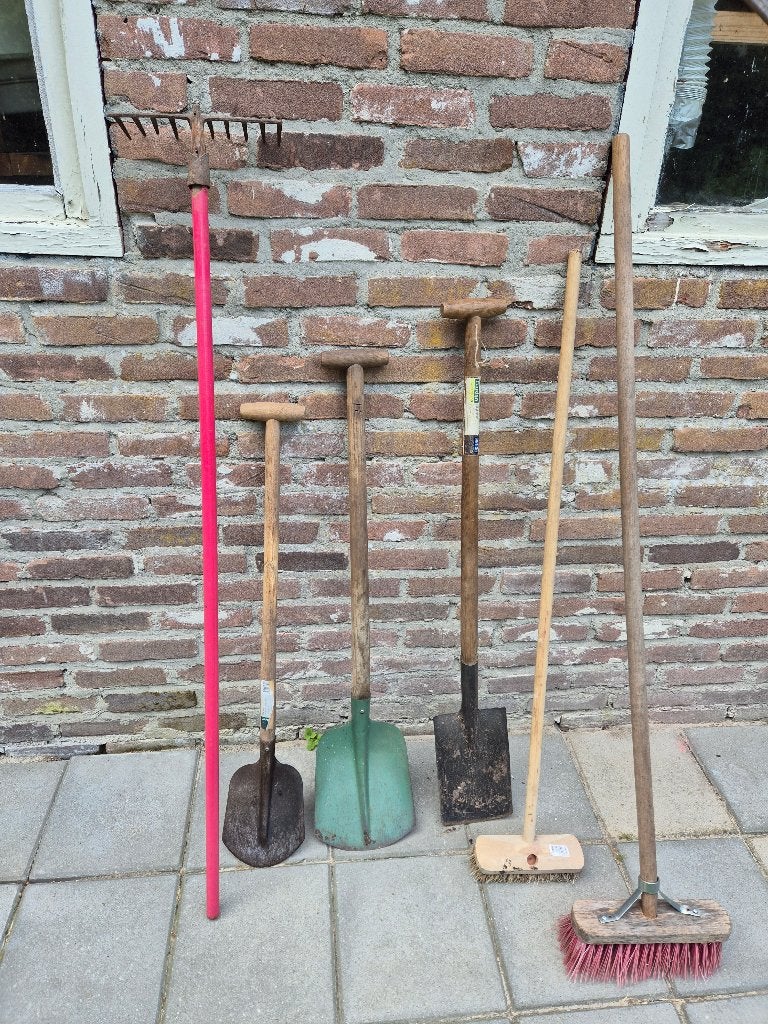 Tuingereedschap: schop, bezem, hark, Tuin en Terras, Hand-tuingereedschap, Ophalen, Gebruikt, Schop