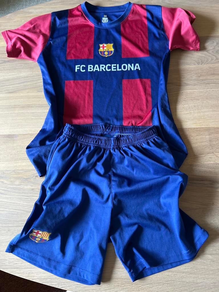 FC Barcelona voetbaltenue maat 158, Sport en Fitness, Voetbal, Ophalen of Verzenden, Zo goed als nieuw