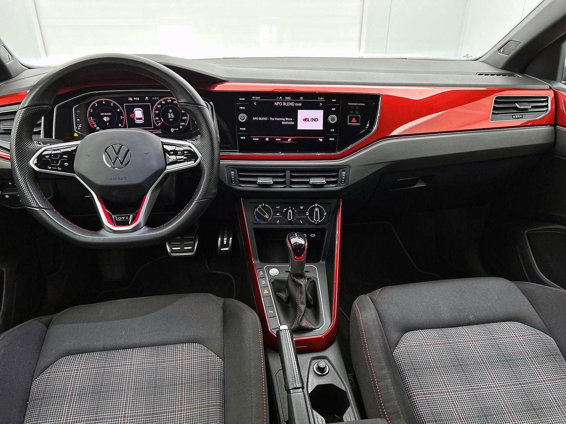 Volkswagen POLO 2.0 TSI GTI( Goed OnderH, Navi, PDC V+A, Sto, 1272 kg, Gebruikt, 4 cilinders, 1984 cc