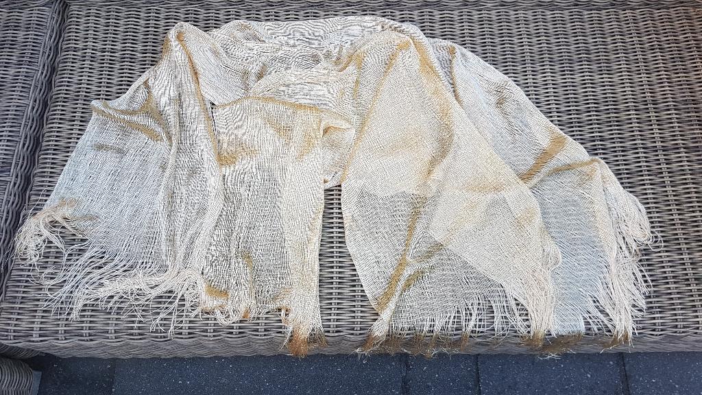 Sjaaltjes 2 stuks glim - goud, Kleding | Dames, Mutsen, Sjaals en Handschoenen, Ophalen of Verzenden, Zo goed als nieuw, Sjaal