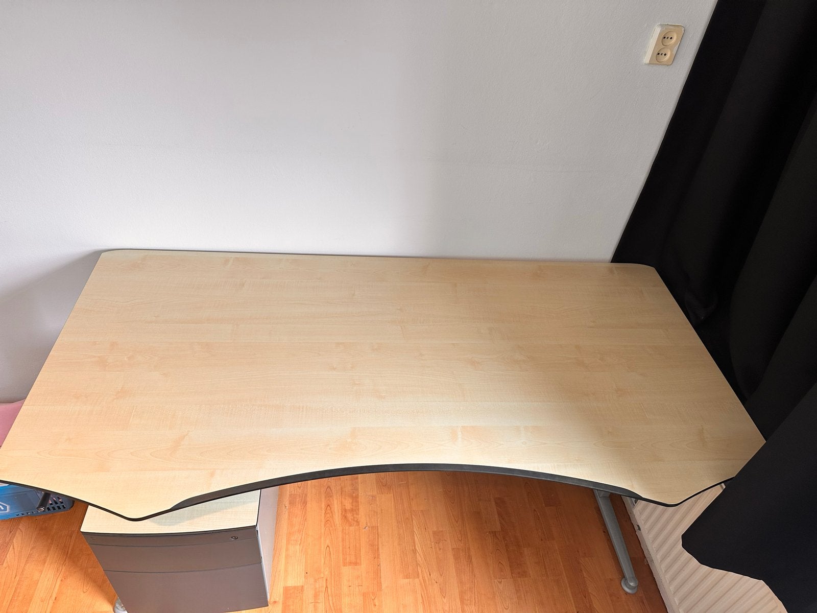 In hoogte verstelbaar bureau met ladeblok, Huis en Inrichting, Ophalen, Hout, 180 cm, In hoogte verstelbaar