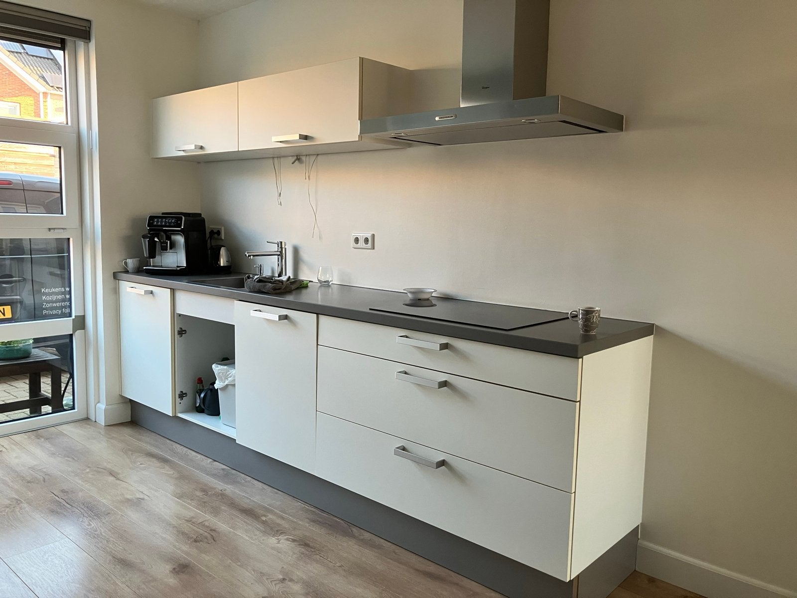 Whirlpool RVS Afzuigkap AKR995/1IX - Afvoer naar buiten, Ophalen, Wandschouwkap, Zo goed als nieuw, 400 tot 600 m³ per uur