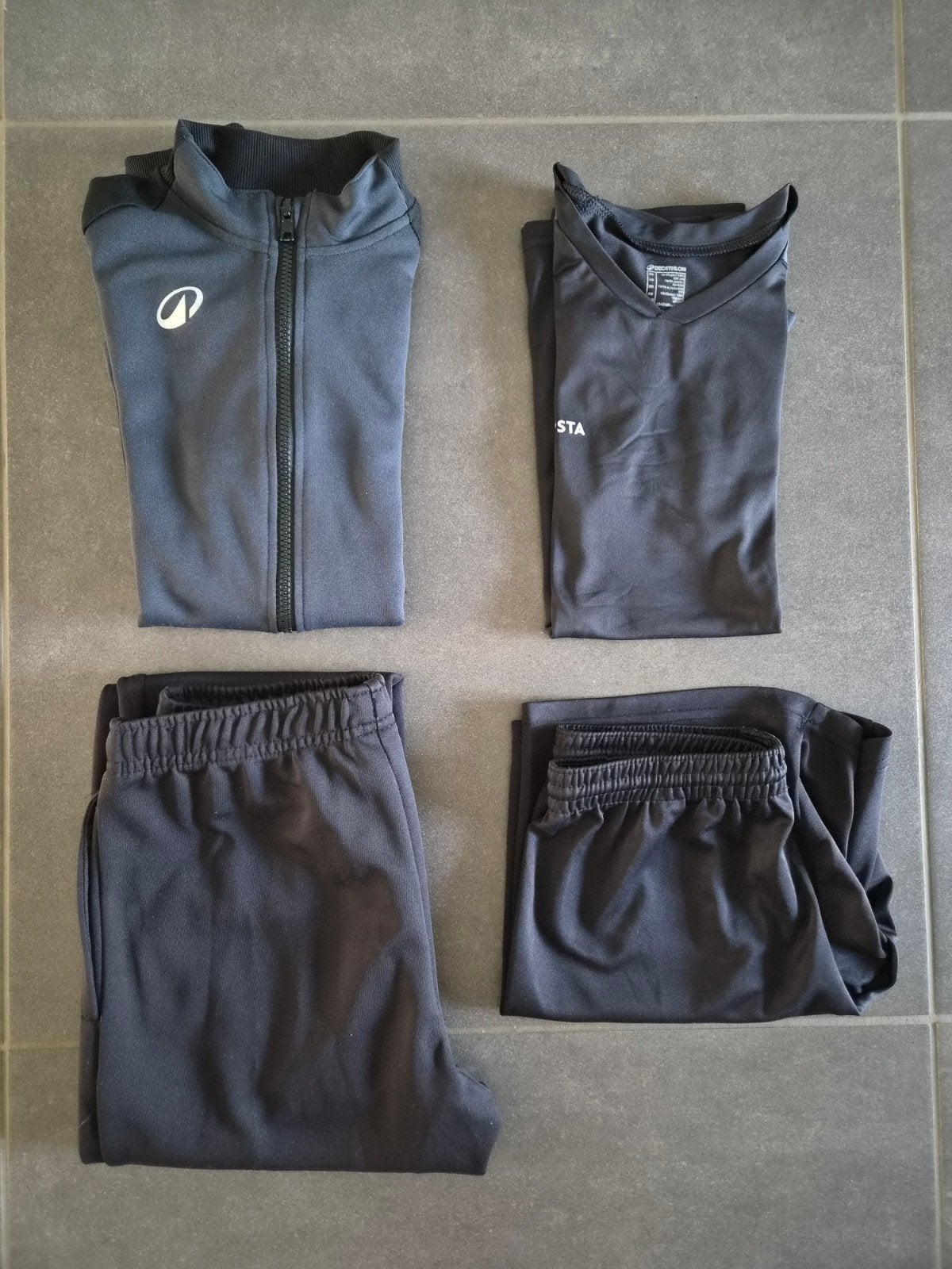 Decathlon sportkleding draagmaat 146, Sport- of Zwemkleding, Decathlon, Ophalen of Verzenden, Zo goed als nieuw