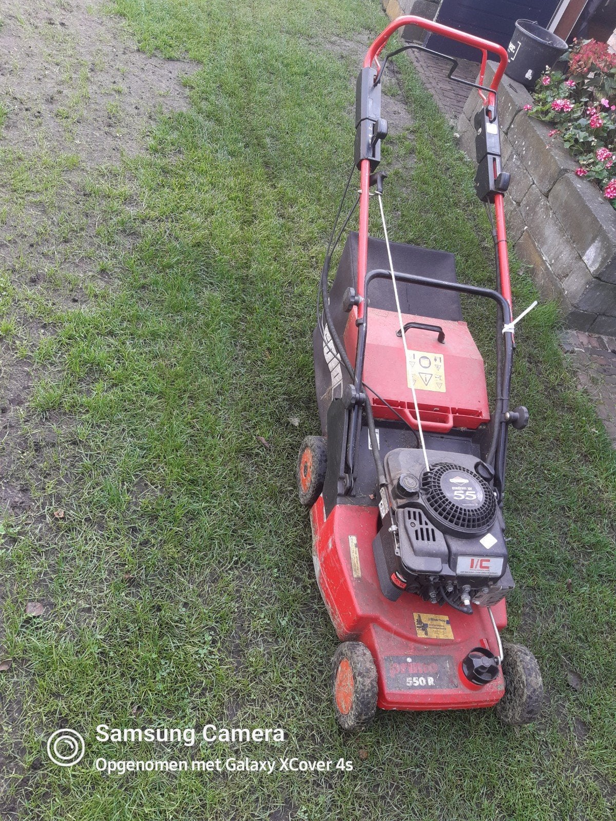 Solo 550 R Benzine Grasmaaier met Briggs & Stratton Motor, Ophalen, Cirkelmaaier, Gebruikt, 40 t/m 49 cm