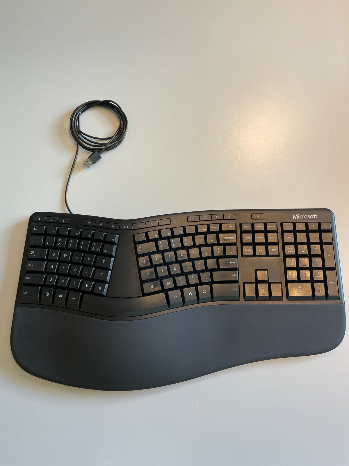 Microsoft Ergonomisch Bedraad Toetsenbord - Qwerty, Ophalen, Ergonomisch, Zo goed als nieuw, Qwerty