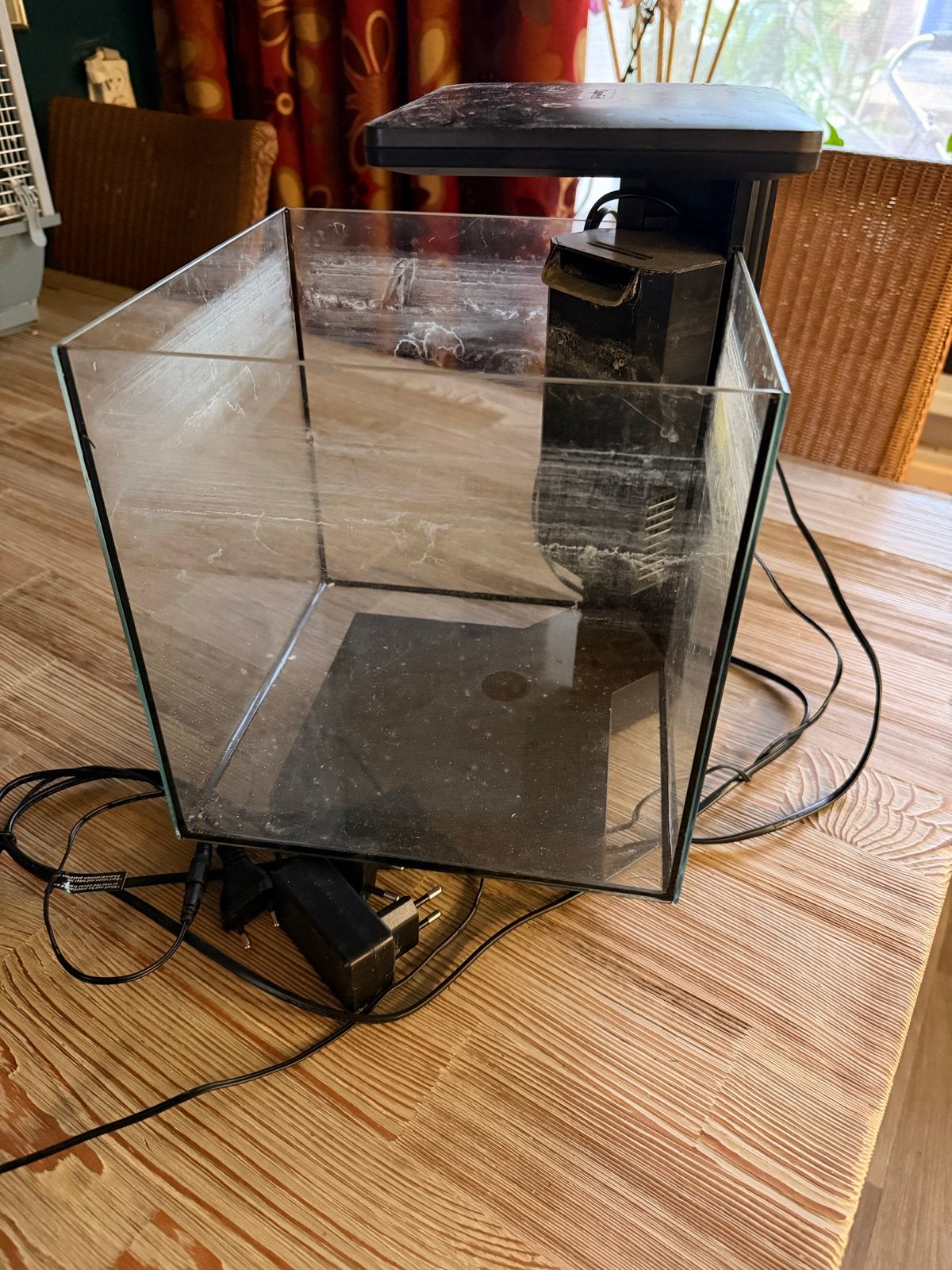 Superfish Qubiq 15 led, Ophalen, Zo goed als nieuw, Gevuld zoetwateraquarium