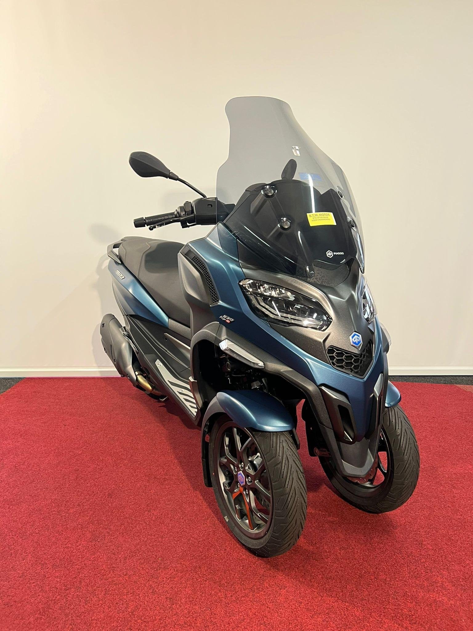 Piaggio MP3 530 HPE Exclusive ABS E5+ NIEUW, 530 cc, Postbus 305
4900 AH  Oosterhout, NL, Overig, Customer_service@piaggio.com