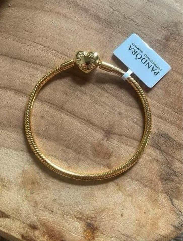 Pandora Armband Goudkleurig met Hartsluiting, Sieraden, Tassen en Uiterlijk, Armbanden, Ophalen of Verzenden, Nieuw, Goud, Overige materialen