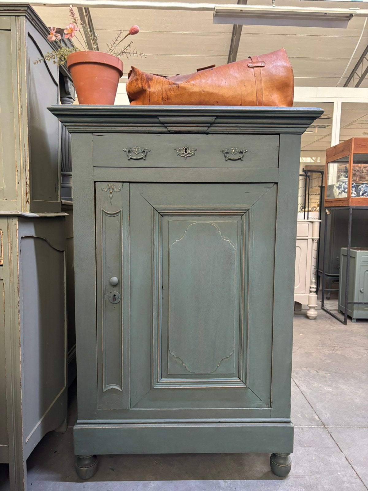 Antiek brocante eendeurskast / meudenkast / kast, Huis en Inrichting, Kasten | Overige, Studio Larilo, Zo goed als nieuw, Sportstraat 6 Kerkrade