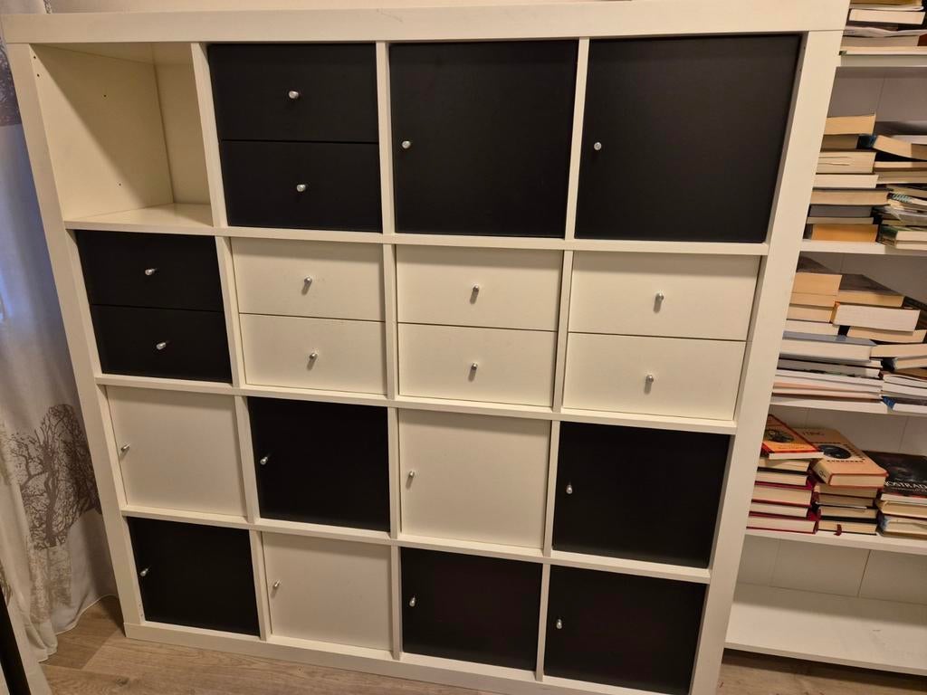 IKEA KALLAX kast met lades en deuren, wit/zwart, Huis en Inrichting, Ophalen, Modern, Scandinavisch, 150 tot 200 cm, Zo goed als nieuw