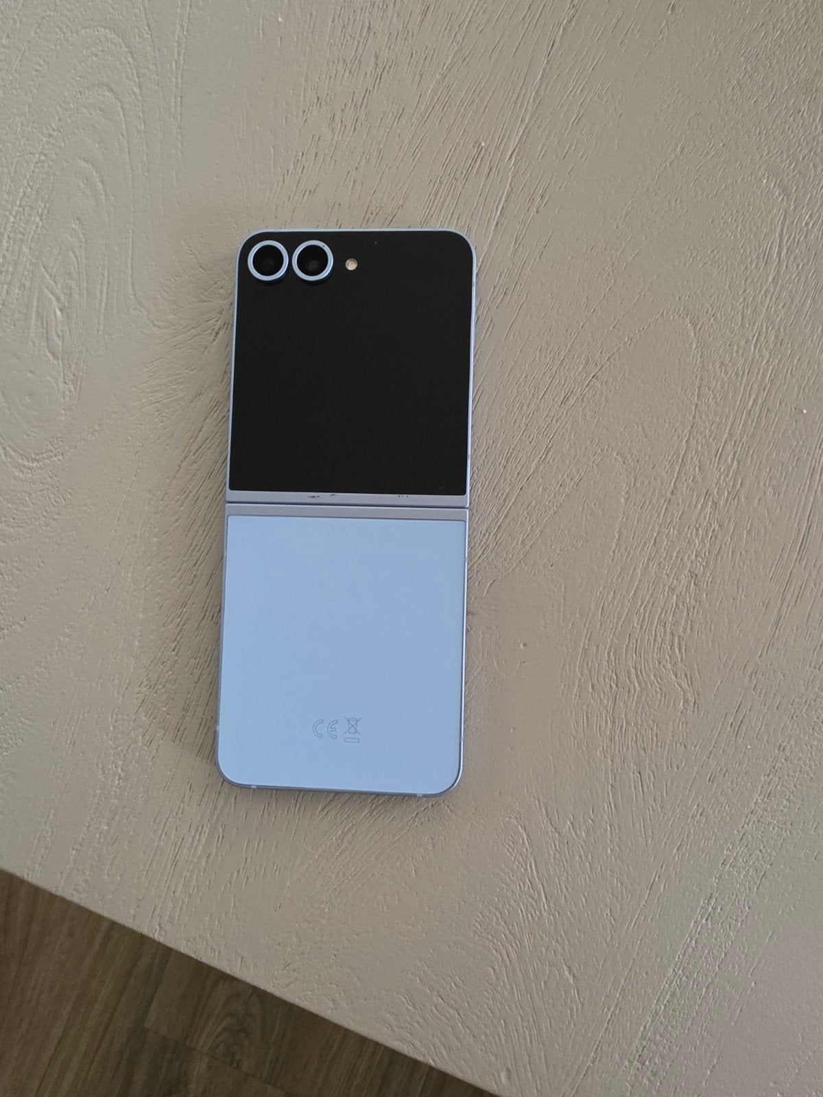Foto 3 van Samsung Galaxy Z Flip 6 - Zo goed als nieuw