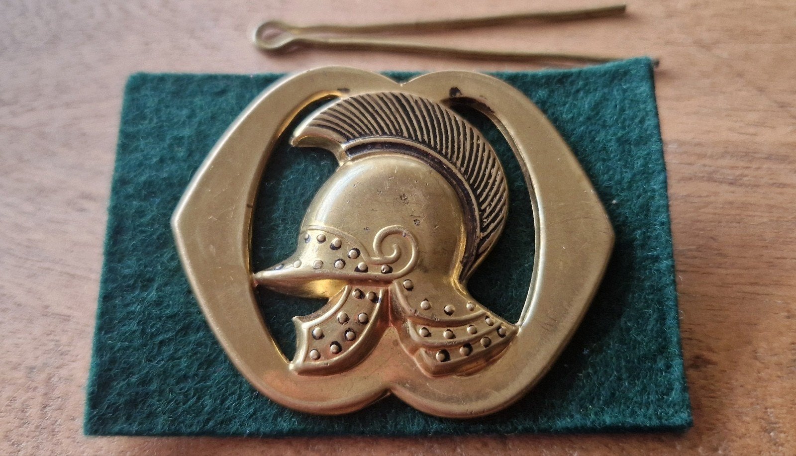 Embleem KL baret Genie, Ophalen of Verzenden, Landmacht, Nederland, Embleem of Badge