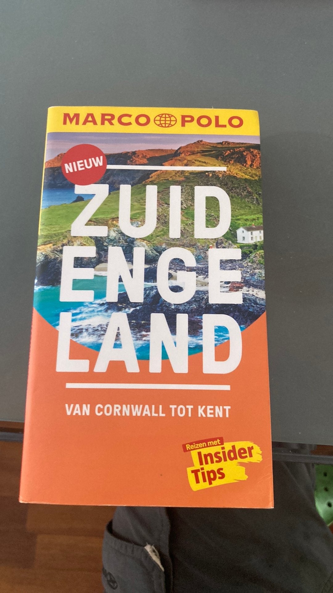 Reisgids zuid engeland te koop, Ophalen, Gelezen