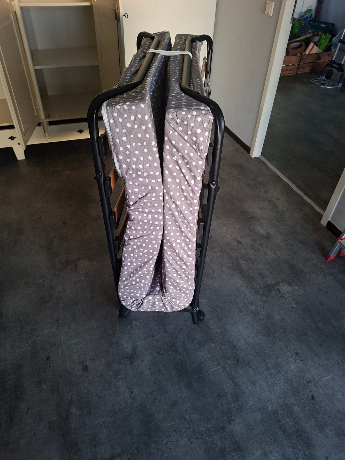 opklapbed, Huis en Inrichting, Ophalen, Eenpersoons, 190 cm of minder, Zo goed als nieuw