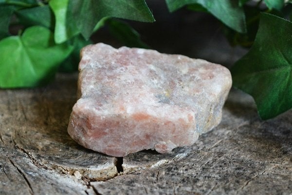 Aangeslepen Zonnesteen - 98 gram, Verzamelen, Mineralen en Fossielen, Ophalen of Verzenden, Mineraal