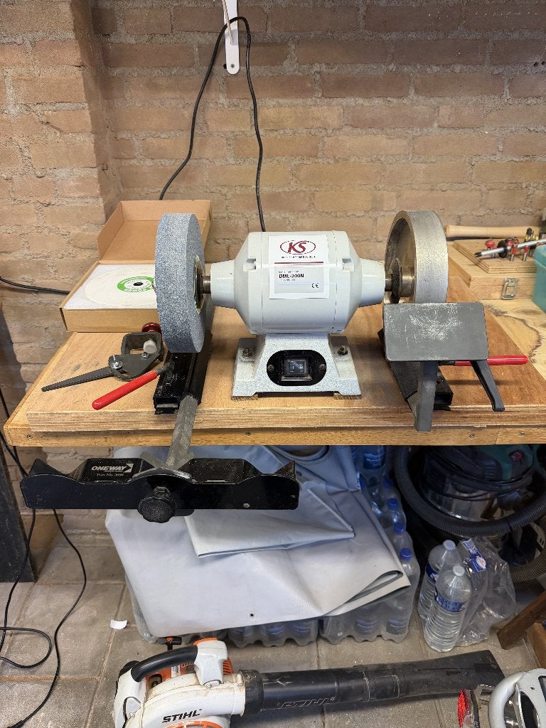 Slijpmachine z.g.n. langzaamloper voor o.a. houtdraaibeitels, Ophalen, Zo goed als nieuw, Minder dan 700 watt, Werkbankslijpmachine