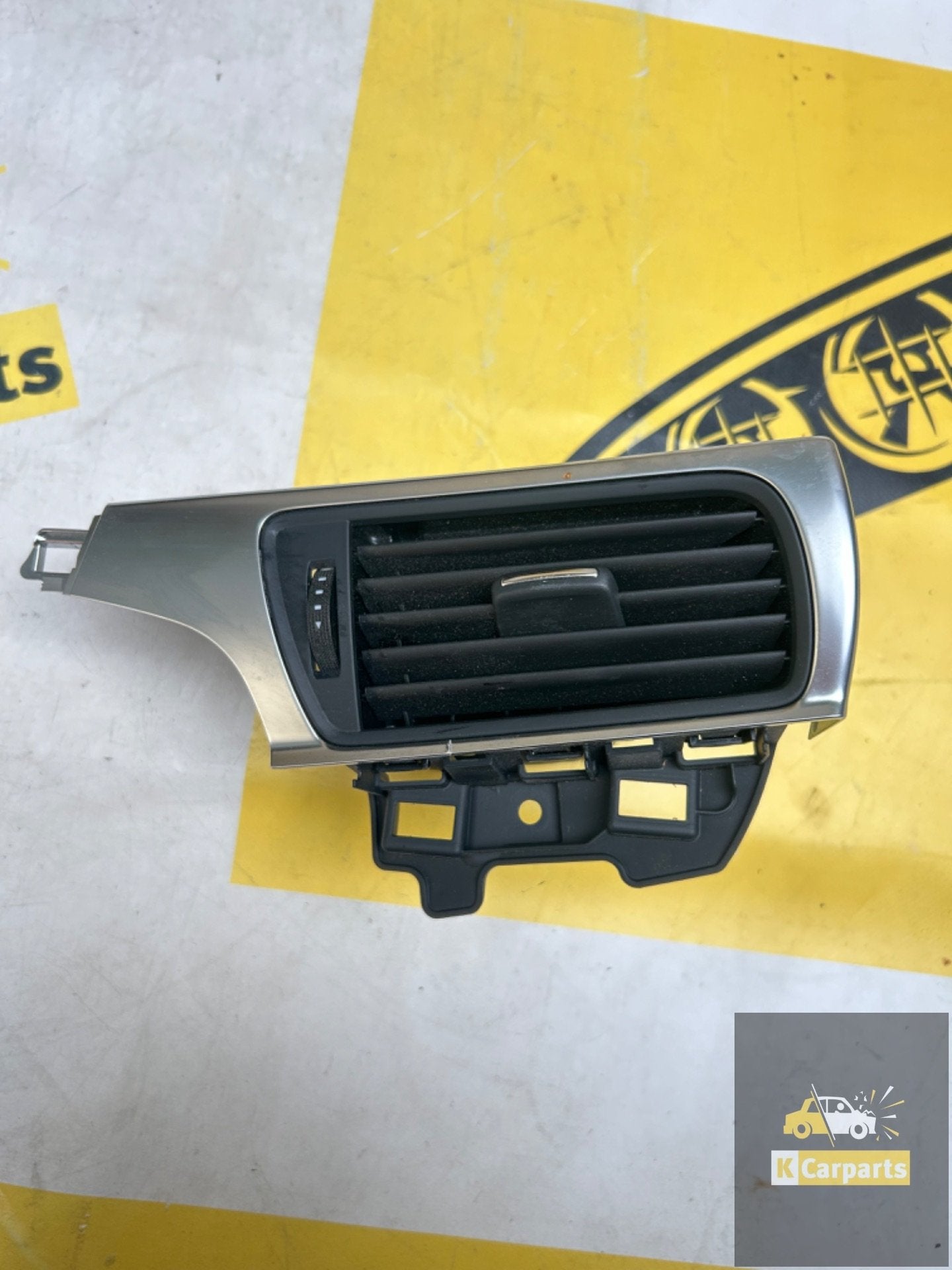 Audi a6 a7 4g luchtrooster links dashboard 4g1820901, Info@fabrikant.eu, Fabrikantstraat 1
1000 AA  Amsterdam, NL, Fabrikant BV