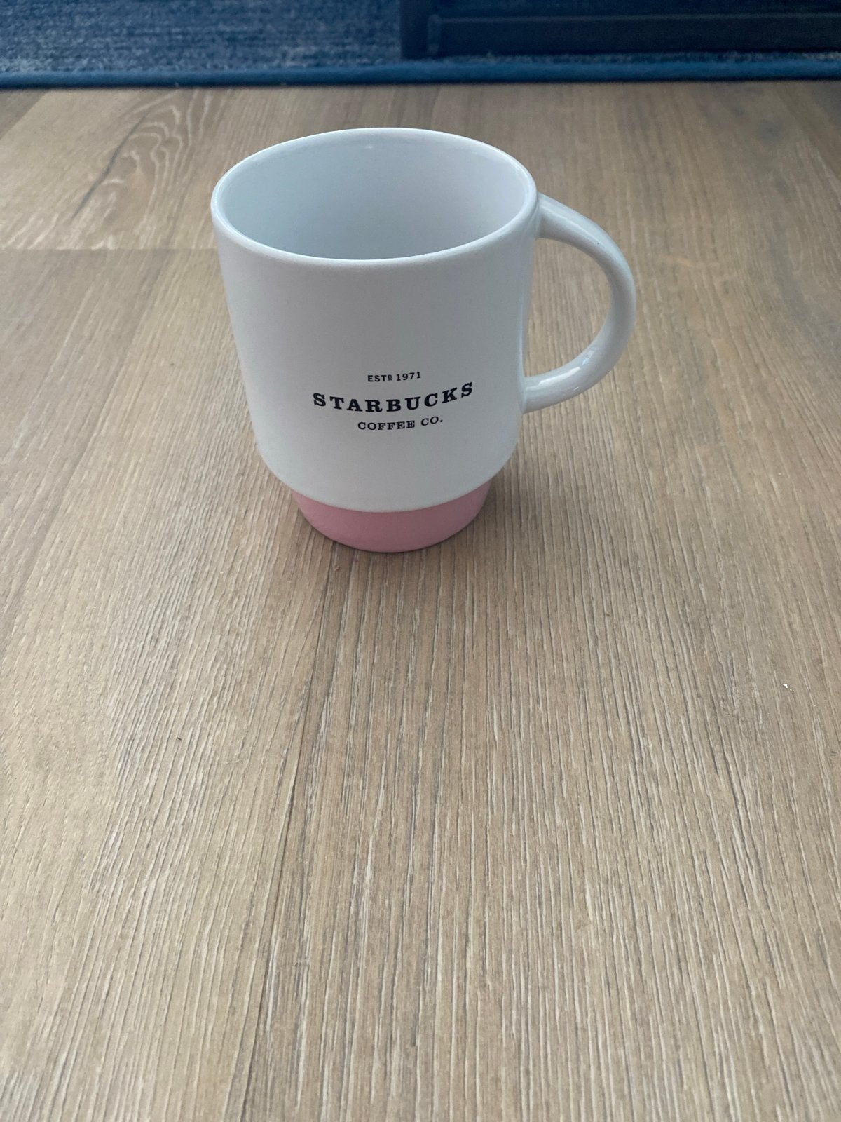 Starbucks koffiemok - Wit met roze onderkant, Overige typen, Ophalen of Verzenden, Zo goed als nieuw, Steen/keramiek