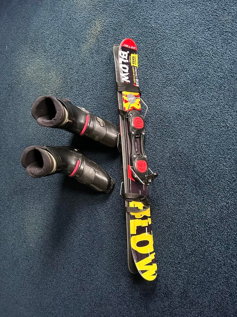 Kleineski en skischoenen samen 40 euro, Ophalen of Verzenden, Zo goed als nieuw, 160 tot 180 cm, Schoenen