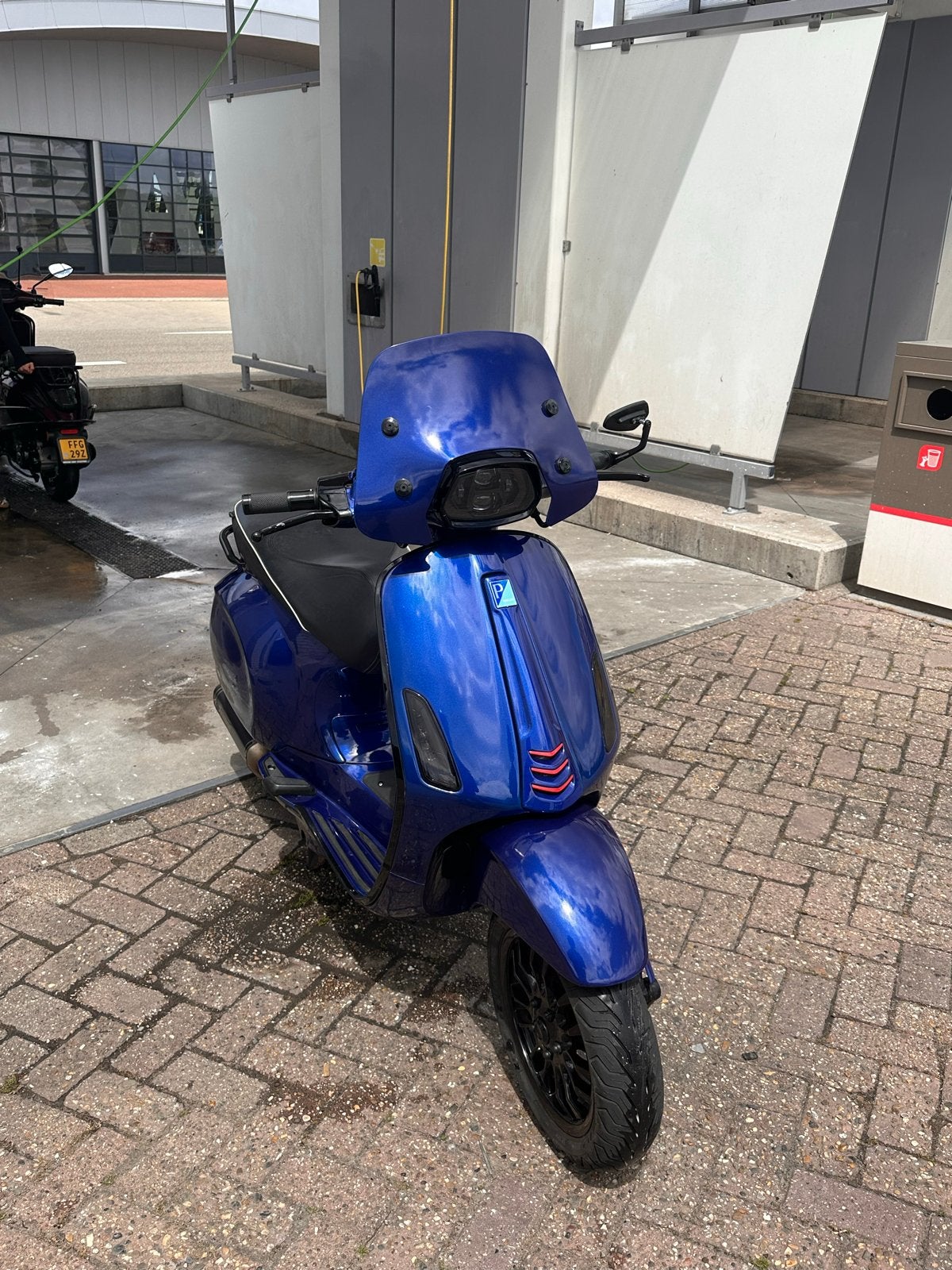 Vespa Sprint 2015 Candy Blue 50cc - Zelioni & Akrapovic, Ophalen, Gebruikt, Benzine, Overige modellen