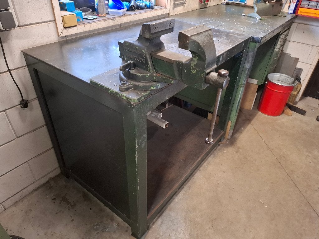 Lastafel 120 x 80cm met bankschroef, Ophalen, Gebruikt, Bankschroef
