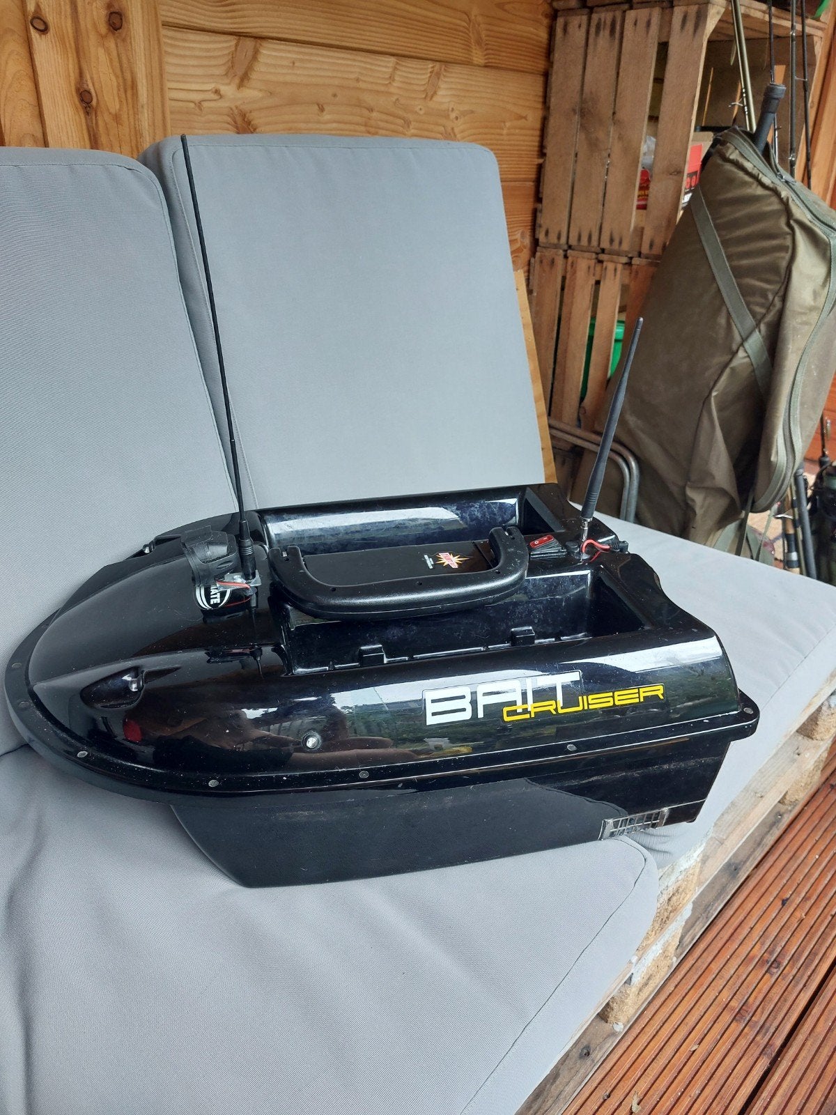 Ultimate Bait cruiser met fishfinder., Watersport en Boten, Ophalen, Gebruikt, Complete set
