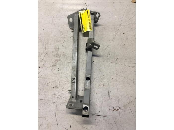 Bumperframe voor van een Audi A8, Gebruikt, -, -, -
