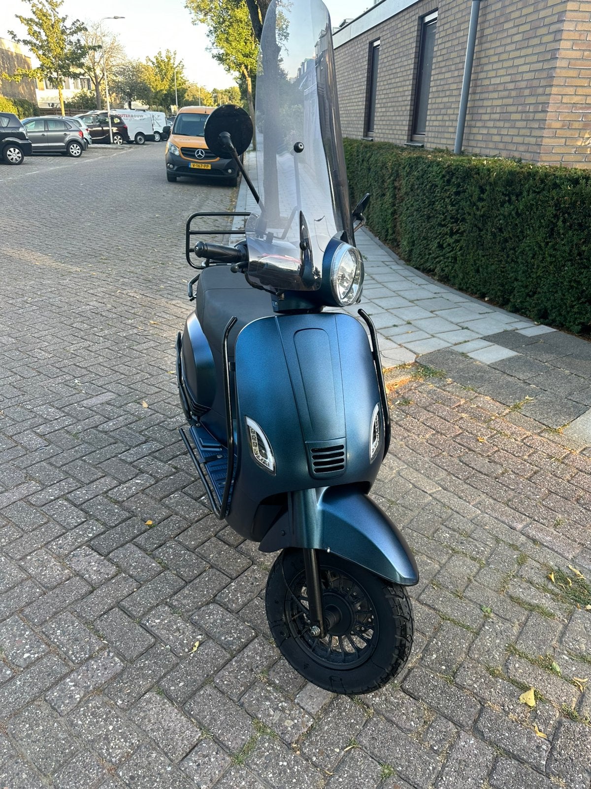 Vespa look scooter 45 km/u - Jaarlijks onderhouden met alarm, Fietsen en Brommers, Ophalen, Overige modellen, Maximaal 45 km/u