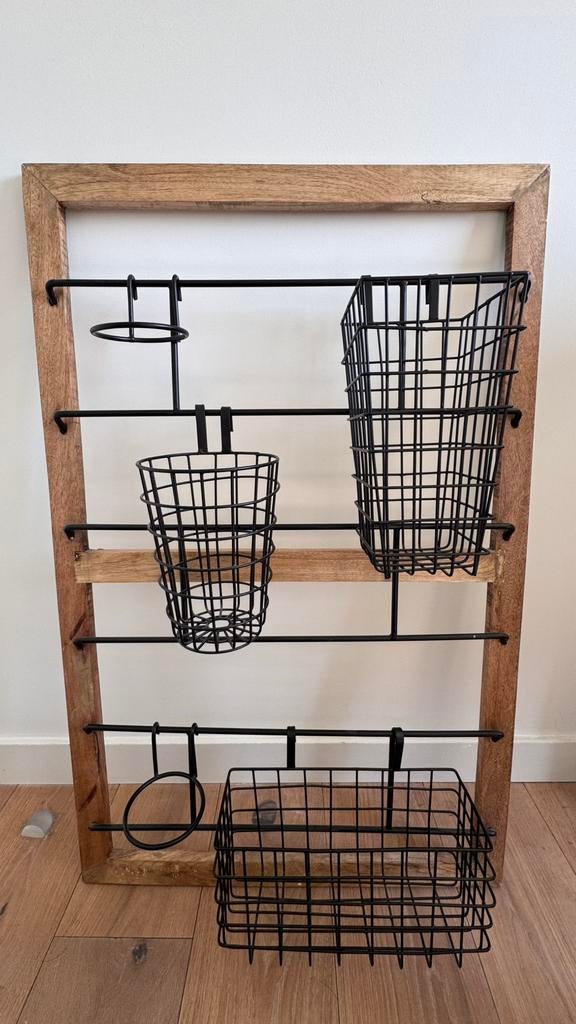 Industrieel wandrek met manden – hout/metaal – 95x60 cm, Ophalen, Gebruikt